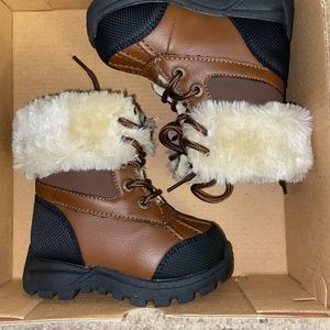 Toddler size 6 fur snow boots
